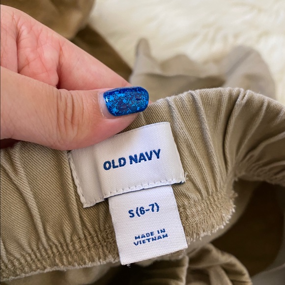Old Navy Cargo Shorts - Picture 2 of 5